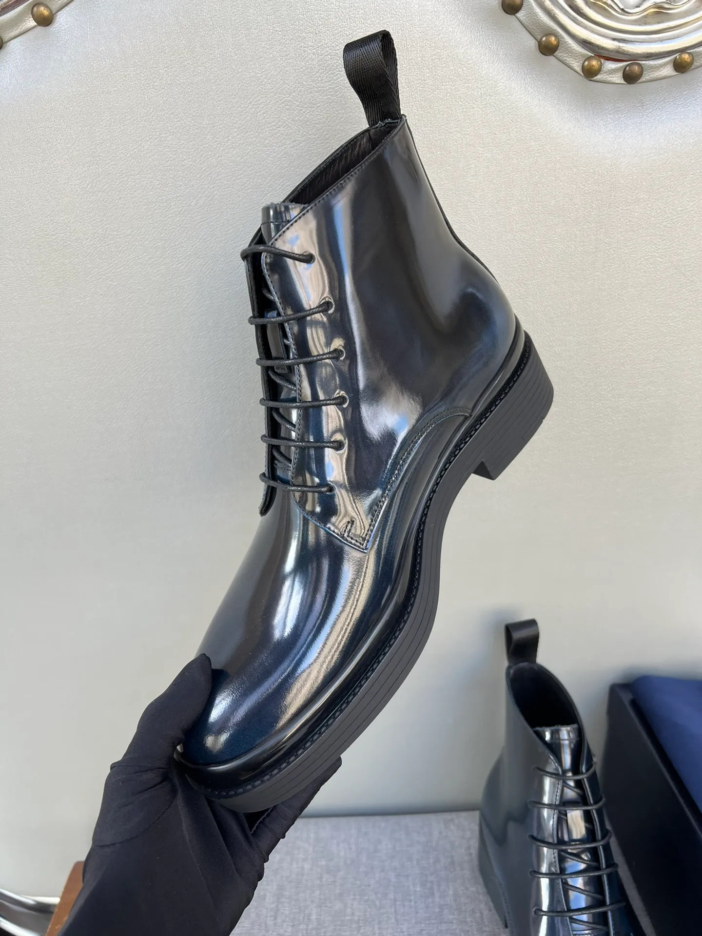 Batch of 1000💰Exclusive hot-selling new Prada Chelsea thick-soled men's shoes, naked boots, imported calf leather on the surface, cow leather on the lining, the outsole is made of private model TPU material, the frosted effect is consistent with the original version, 39-44 in stock (38, 45 custom-made, non-refundable)